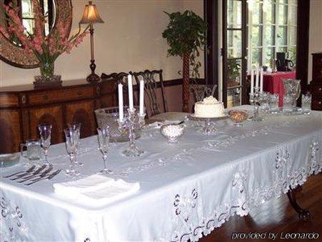 Robinwood Bed And Breakfast Little Rock Restaurang bild